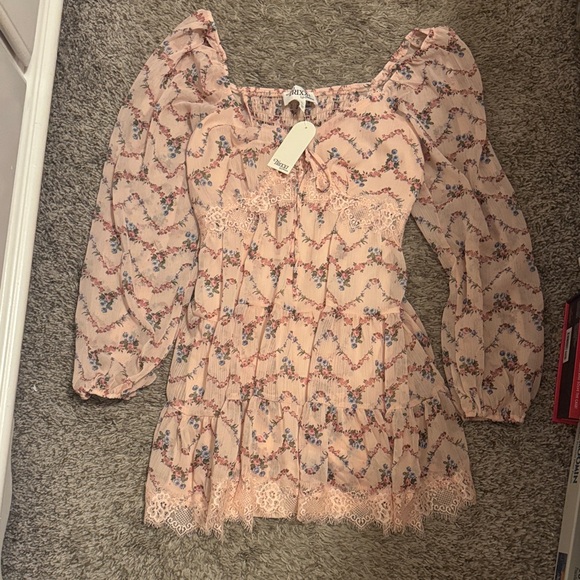 REVOLVE Dresses & Skirts - NWT revolve dress size large